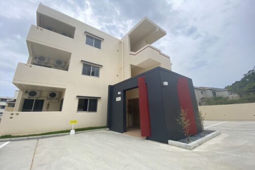 3bed/2bath apartment in Okinawa City (1F)